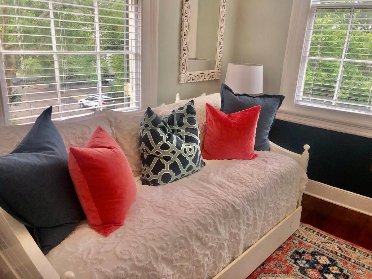 Daybed With Trundle In The Beautiful Ashley Inn 4 Blocks From King St Charleston Ngoại thất bức ảnh